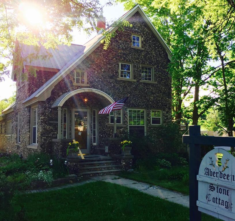 Aberdeen Stone Cottage B&B Traverse City Buitenkant foto