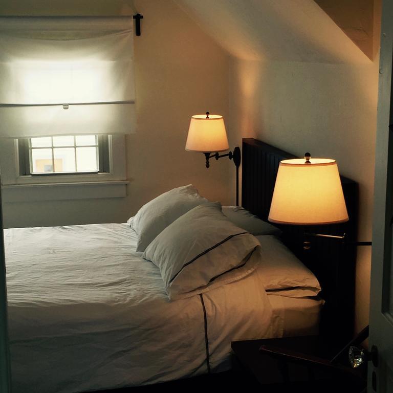 Aberdeen Stone Cottage B&B Traverse City Buitenkant foto