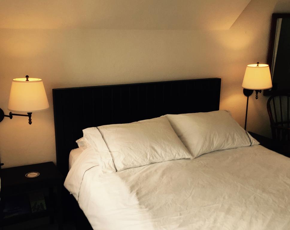 Aberdeen Stone Cottage B&B Traverse City Buitenkant foto