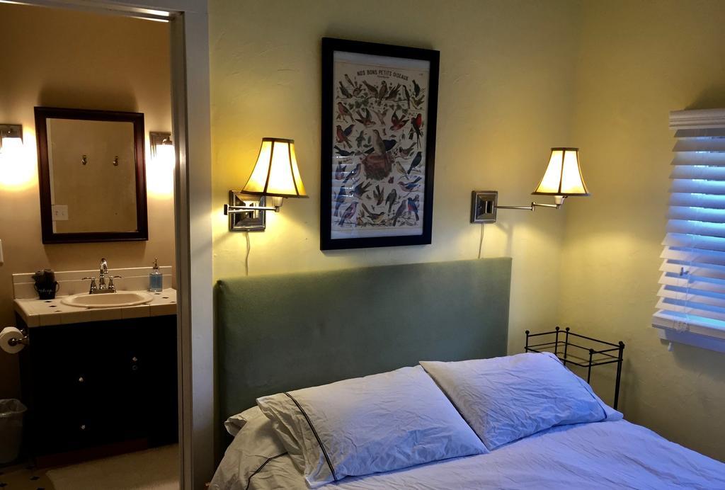 Aberdeen Stone Cottage B&B Traverse City Buitenkant foto