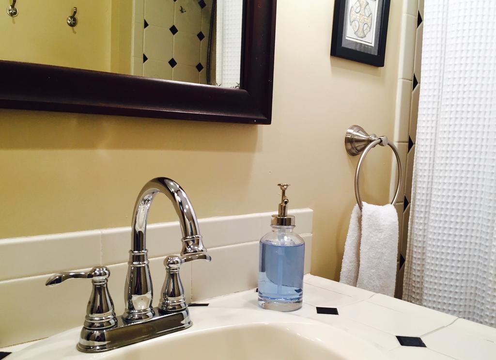 Aberdeen Stone Cottage B&B Traverse City Buitenkant foto