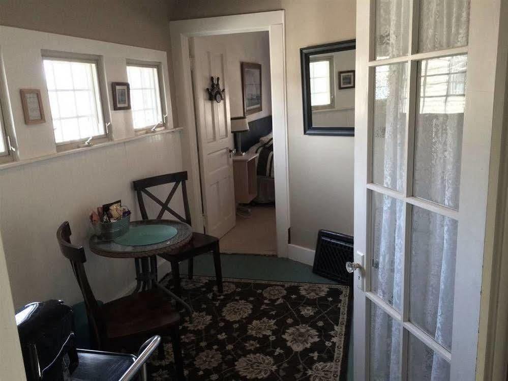 Aberdeen Stone Cottage B&B Traverse City Buitenkant foto