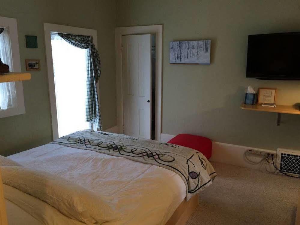 Aberdeen Stone Cottage B&B Traverse City Buitenkant foto