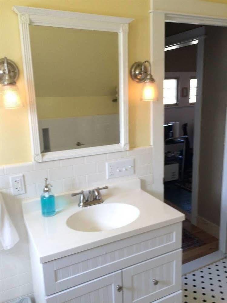 Aberdeen Stone Cottage B&B Traverse City Buitenkant foto