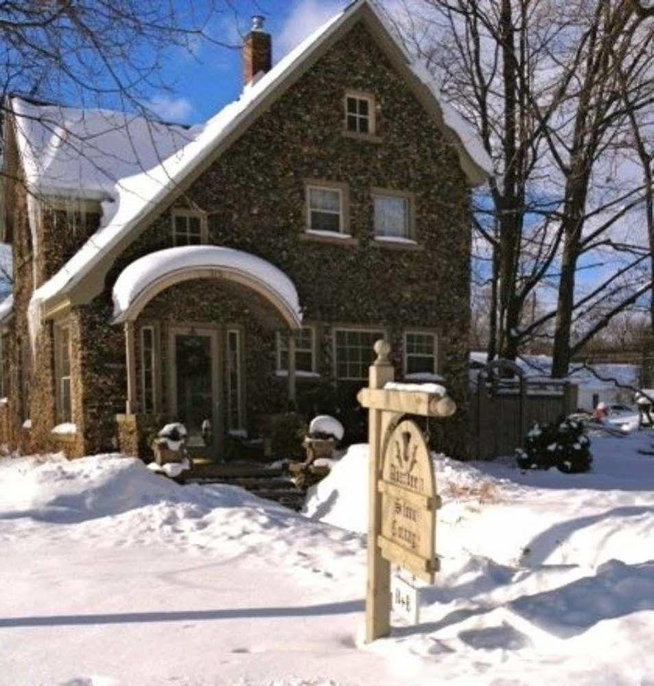 Aberdeen Stone Cottage B&B Traverse City Buitenkant foto
